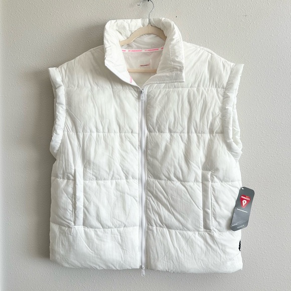 NWT Free People Movement In A Bubble Puffer Vest in White Size Small - Picture 6 of 13